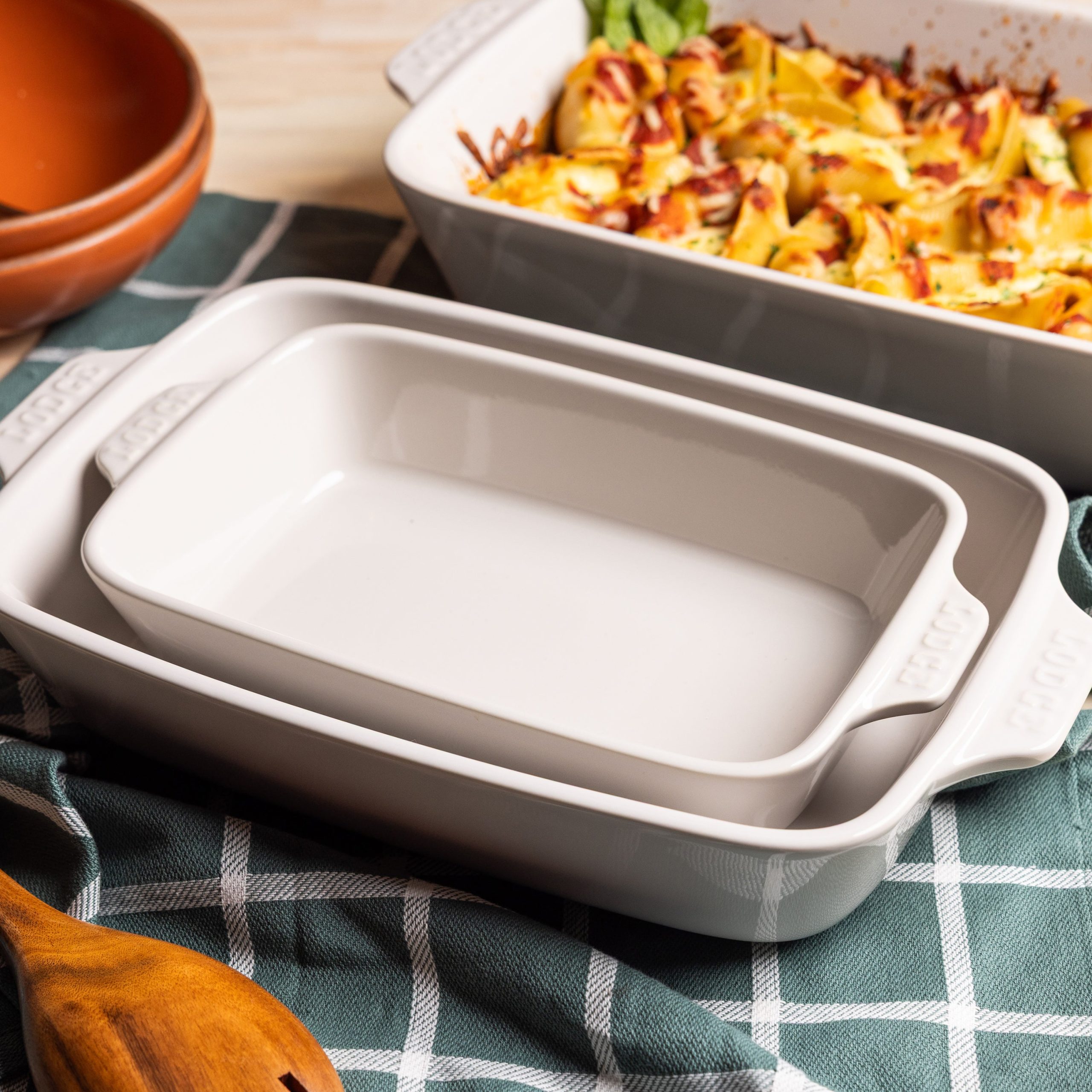 Small Stoneware Casserole Dish. 9 x 6 Inch - Image 12