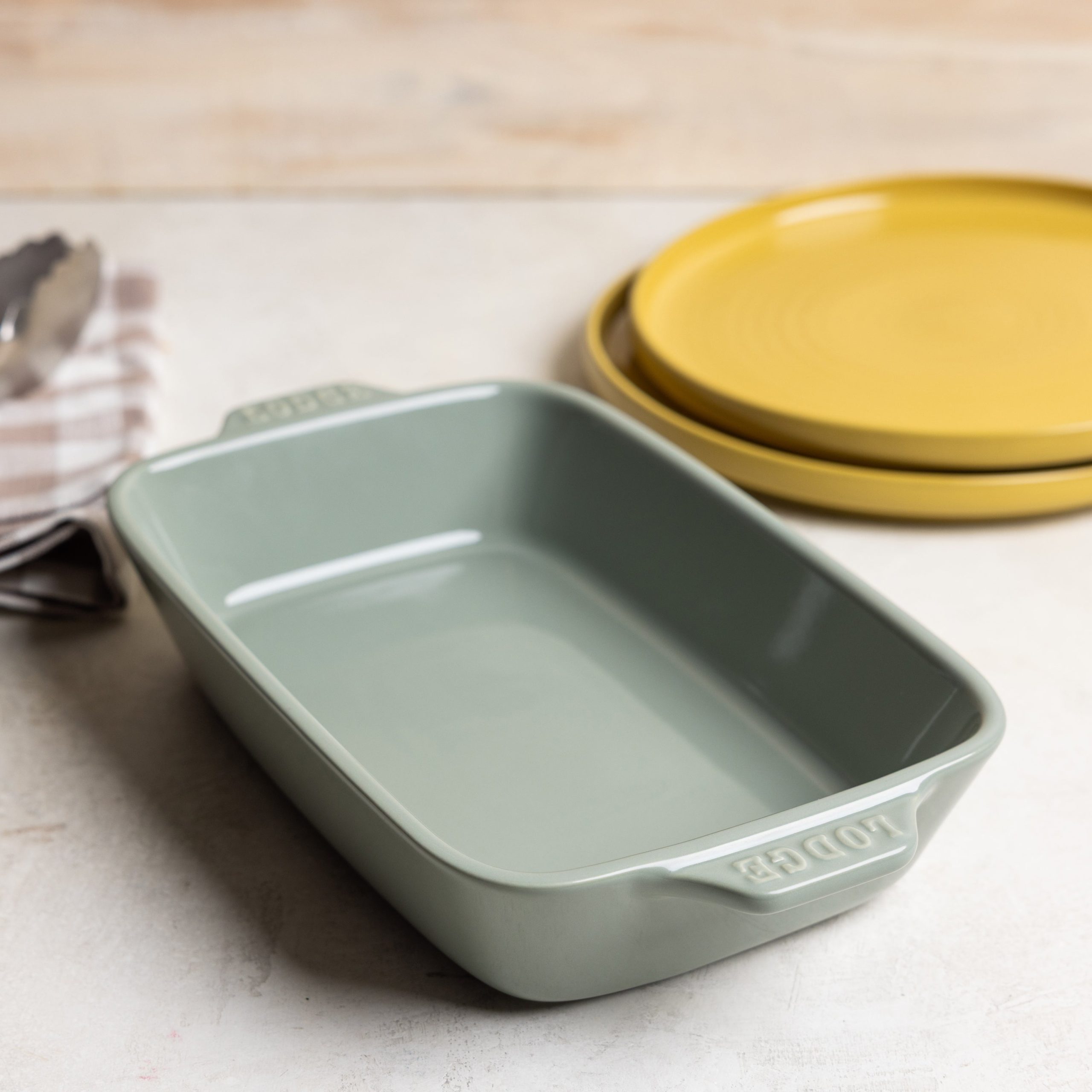 Small Stoneware Casserole Dish. 9 x 6 Inch - Image 14